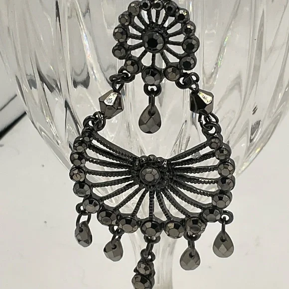 “EARRINGS” BoHo Chandelier Style Faceted Black Stone Earrings. - Picture 2 of 6